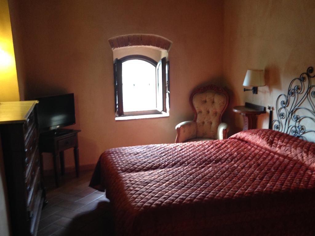 Camere Dentro Il Castello Monteriggioni Room photo